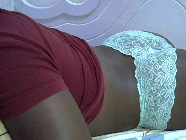 Juicyass-02 webcam