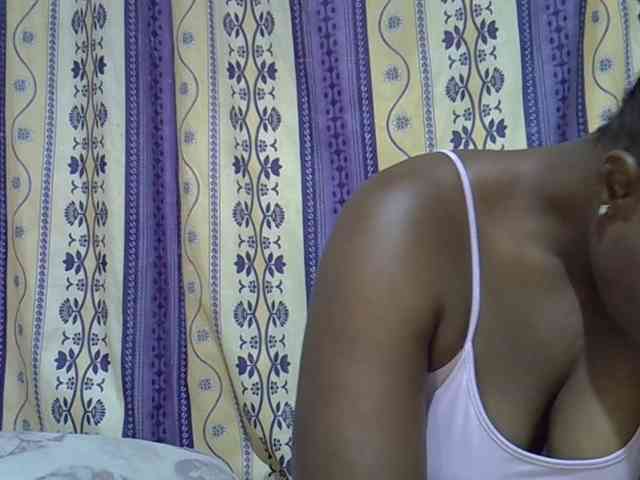 Juicyass-02 webcam