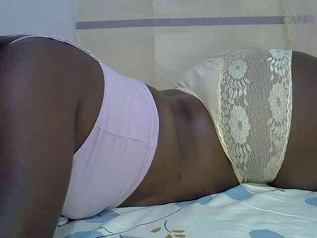Juicyass-02 webcam