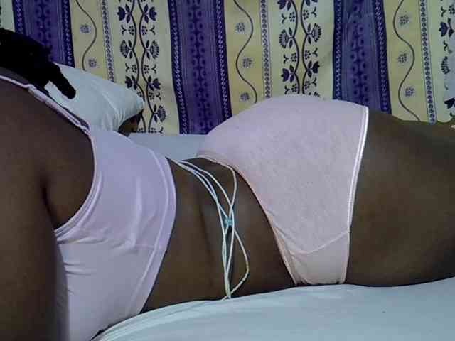 Juicyass-02 webcam
