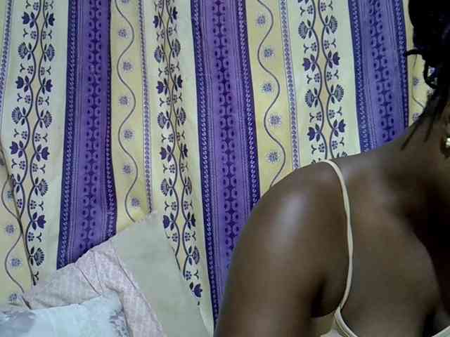 Juicyass-02 webcam