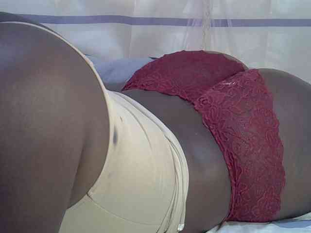 Juicyass-02 webcam