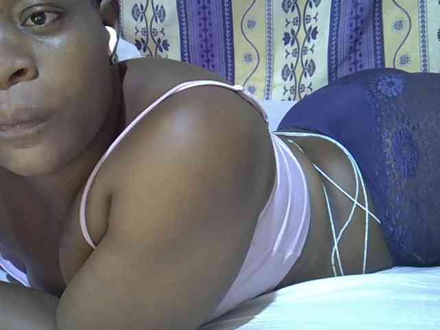 Juicyass-02 webcam