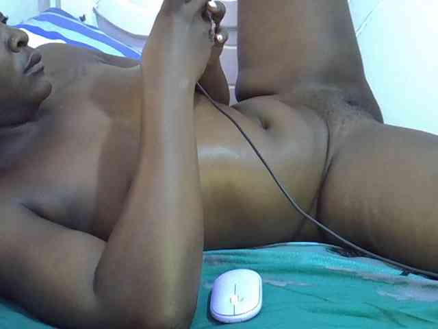 Juicyass-02 webcam