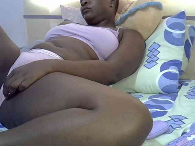 Juicyass-02 webcam
