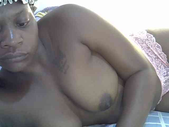 Juicyass-02 webcam