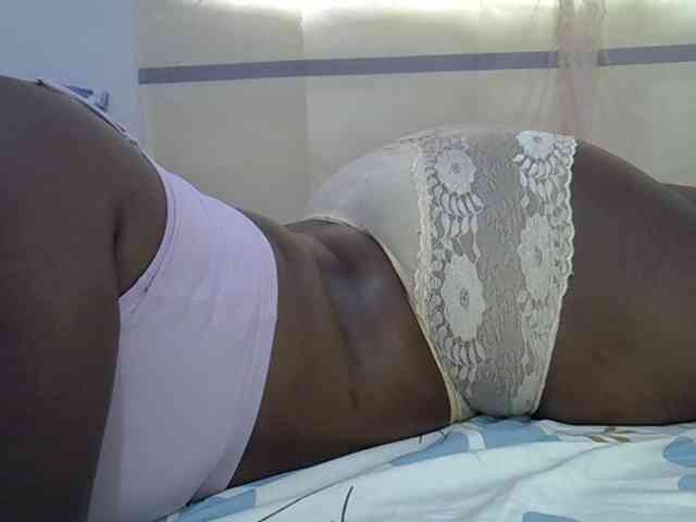 Juicyass-02 webcam