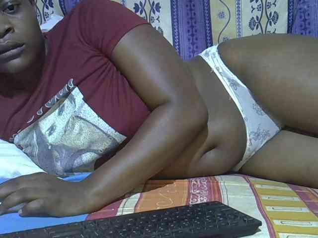 Juicyass-02 webcam