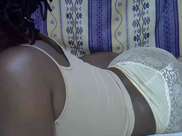 Juicyass-02 webcam