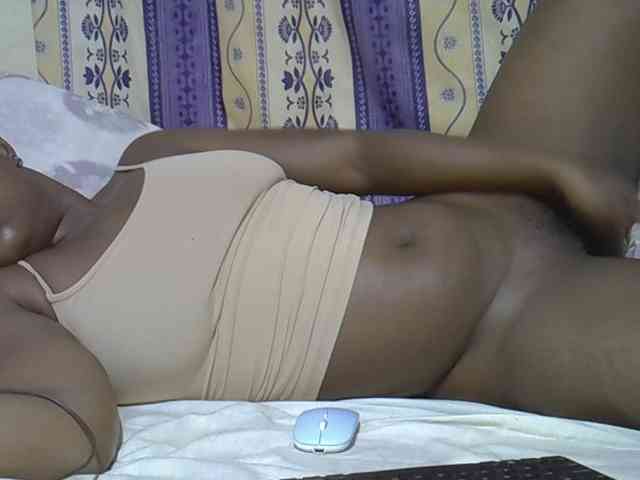 Juicyass-02 webcam