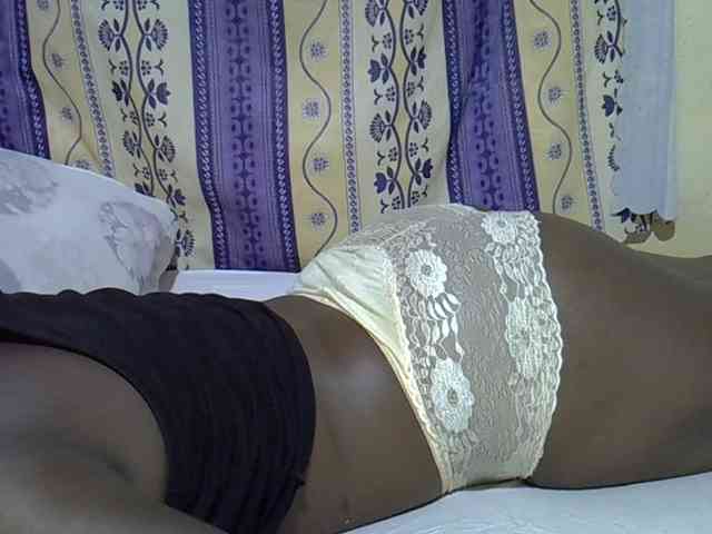 Juicyass-02 webcam