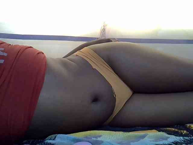 Juicyass-02 webcam