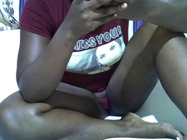 Juicyass-02 webcam