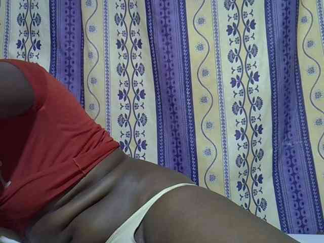 Juicyass-02 webcam