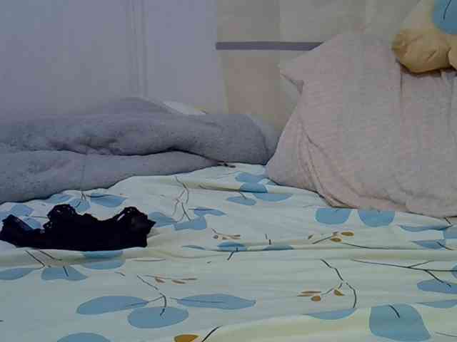 Juicyass-02 webcam