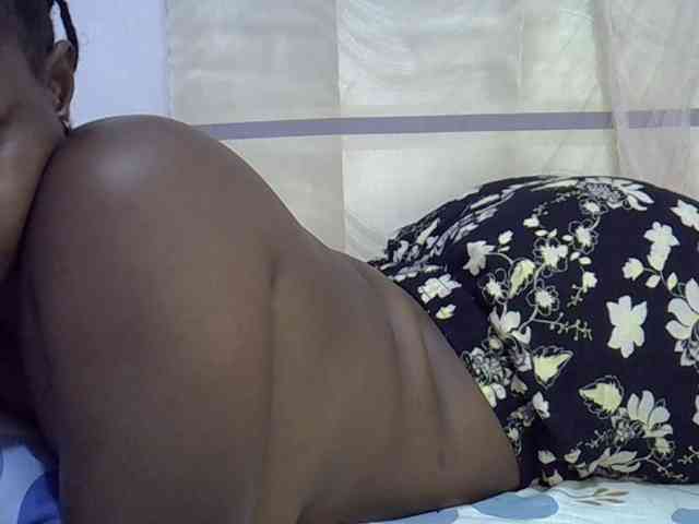 Juicyass-02 webcam