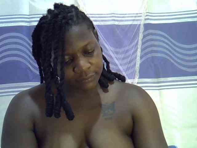 Juicyass-02 webcam