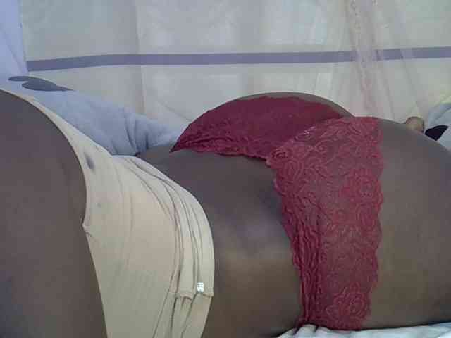 Juicyass-02 webcam