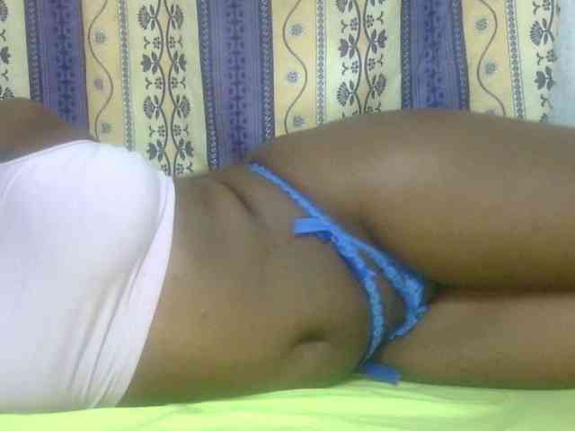 Juicyass-02 webcam