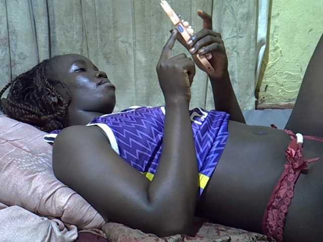 black-beauty live cam on BongaCams