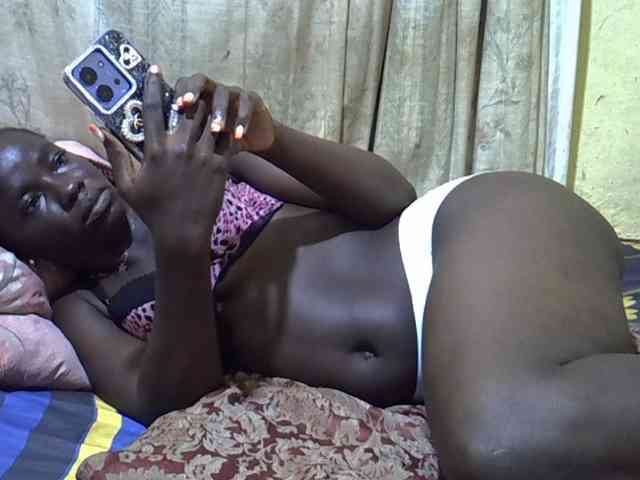 black-beauty webcam