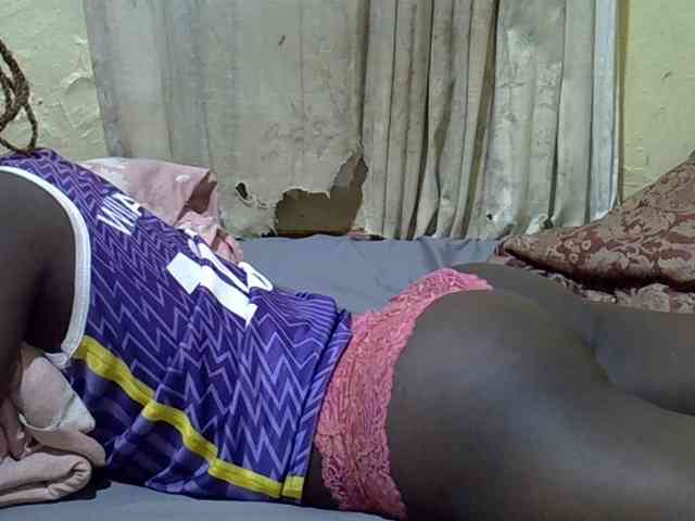 black-beauty webcam