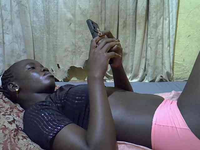 black-beauty webcam