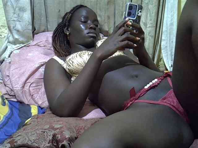 black-beauty webcam