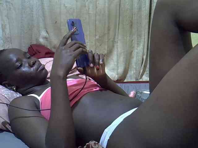 black-beauty webcam