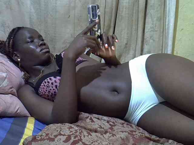 black-beauty webcam