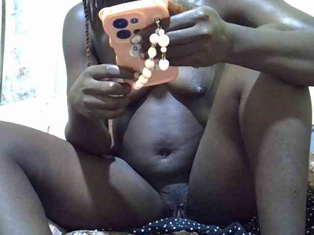 black-beauty webcam