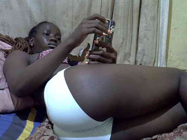 black-beauty webcam