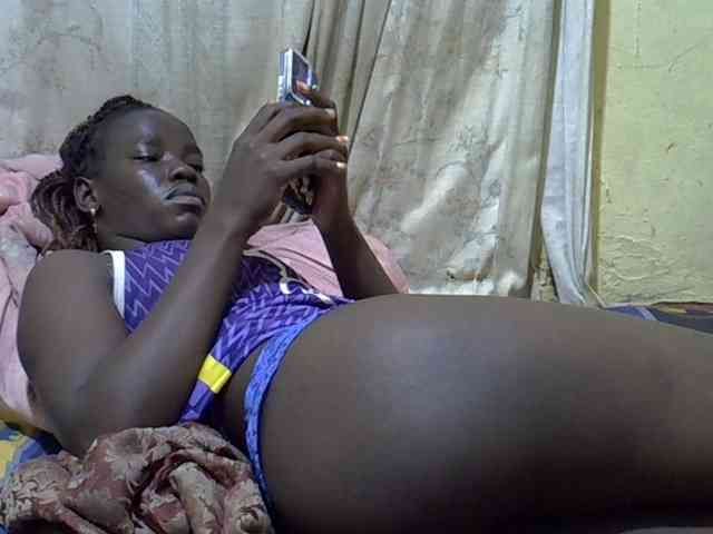 black-beauty webcam