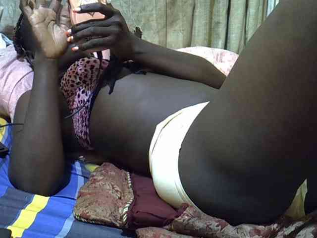black-beauty webcam