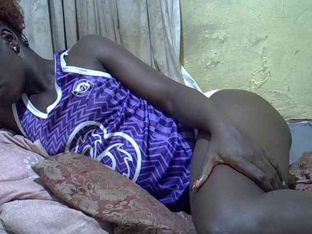 black-beauty webcam