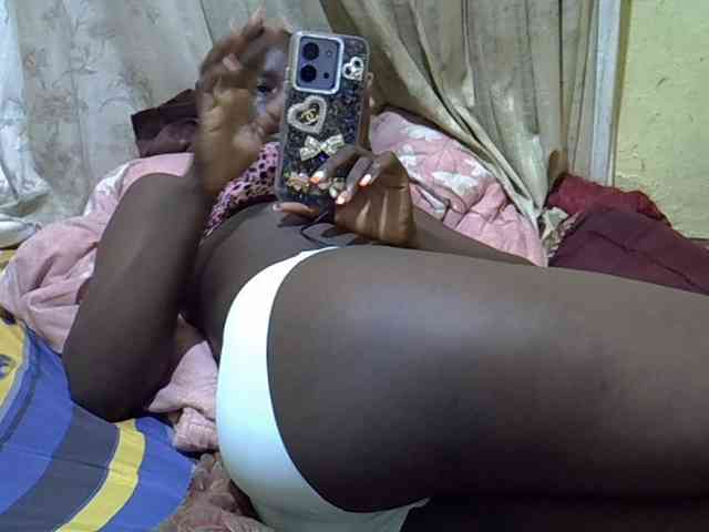 black-beauty webcam