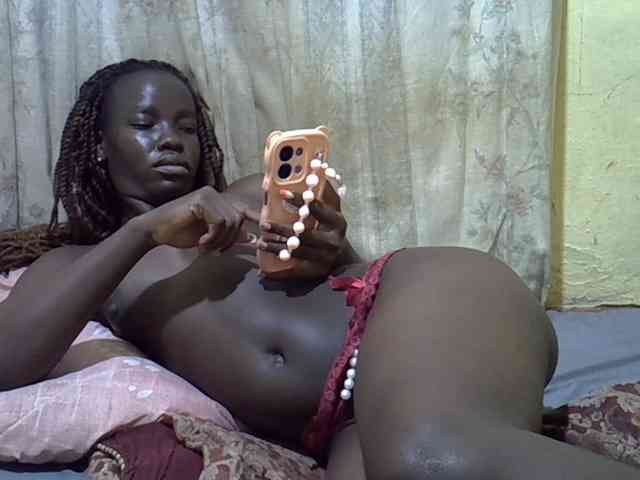 black-beauty webcam