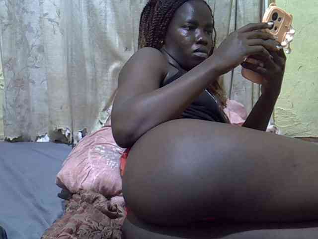 black-beauty webcam