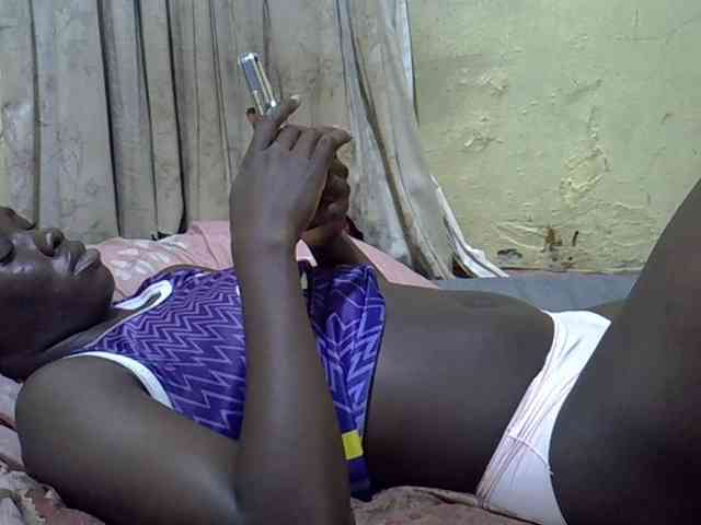 black-beauty webcam