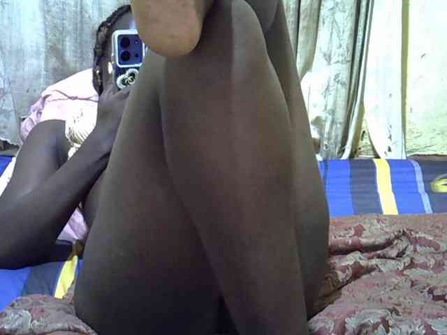 black-beauty webcam