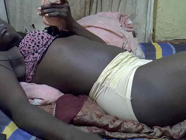 black-beauty webcam