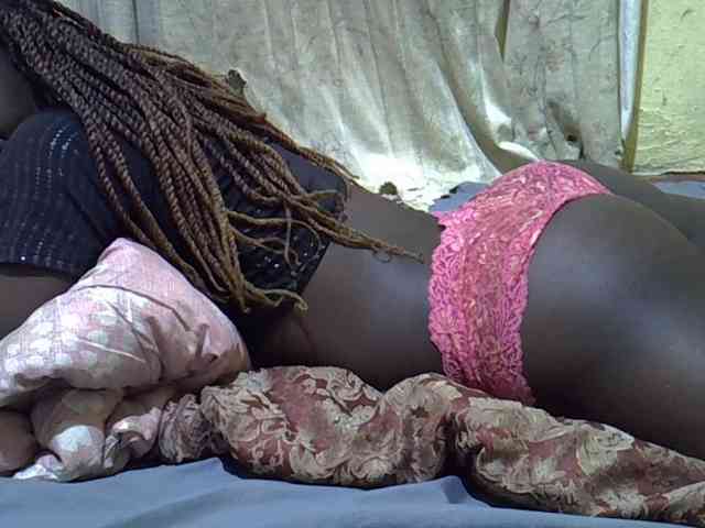 black-beauty webcam