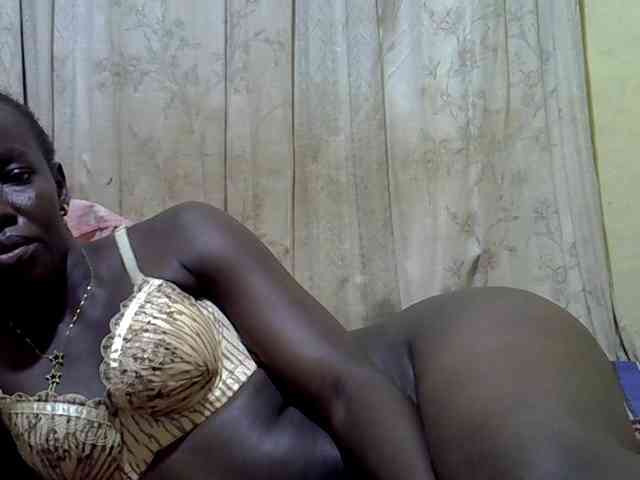 black-beauty webcam