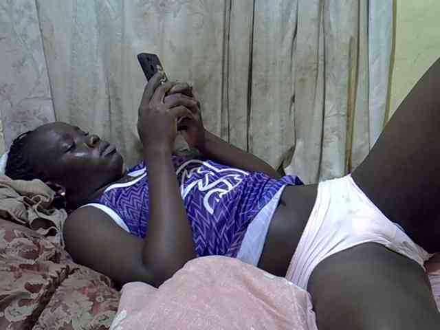 black-beauty webcam
