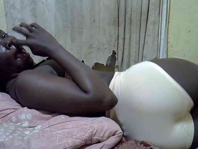 black-beauty webcam