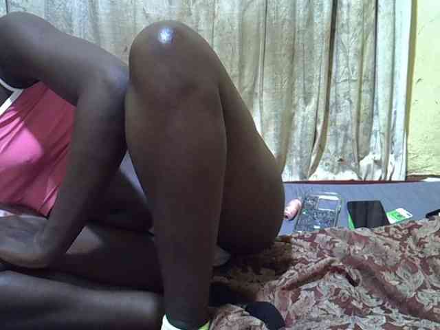 black-beauty webcam