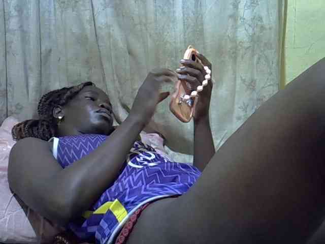 black-beauty webcam