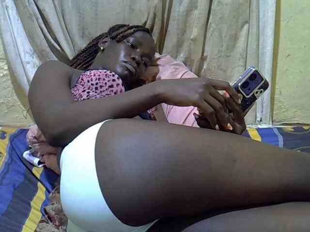 black-beauty webcam