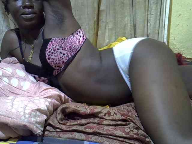 black-beauty webcam