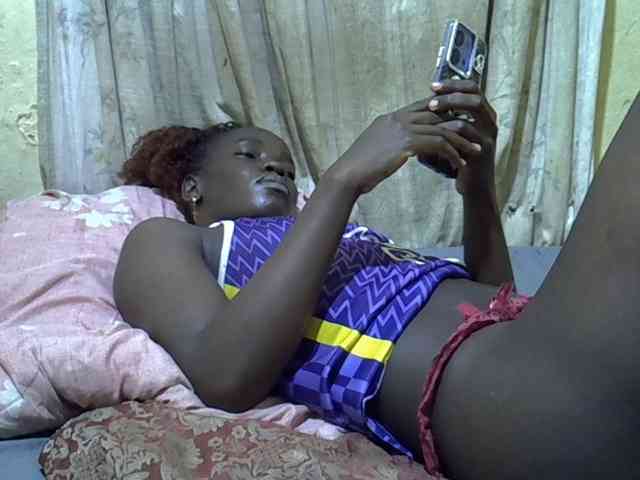 black-beauty webcam